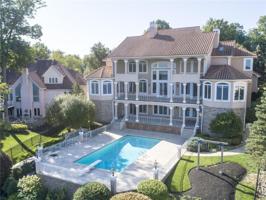 9115 Admirals Bay Drive