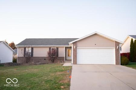 1674 W Democracy Street