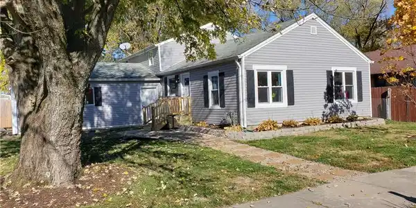 318 WALKER Street