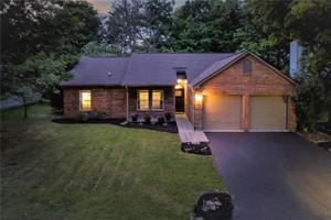 10952 Geist Woods