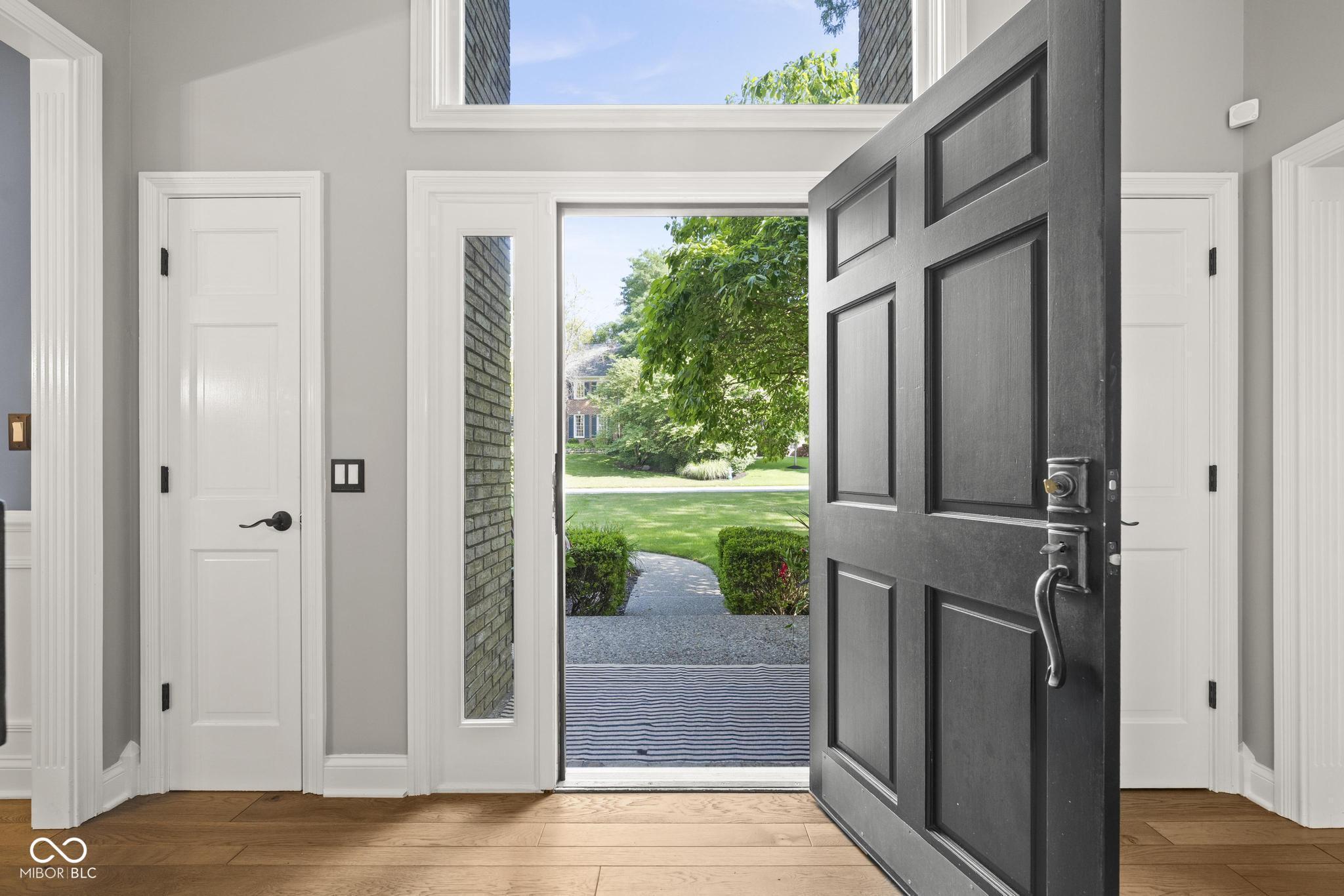Image 3: Entrance Foyer Image 3: Entrance Foyer