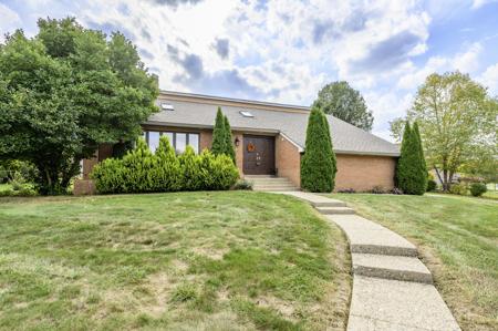 560 Oakbrook