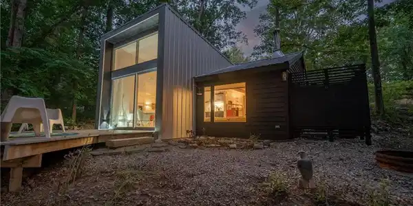 7528 Hemlock