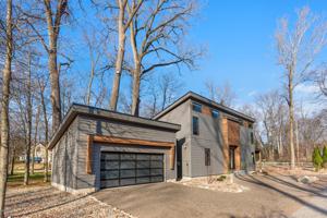 10024 Townline Avenue