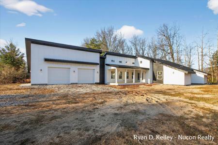 8411 Peninsula Drive W