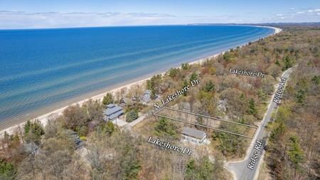 4674 N Lakeshore Drive