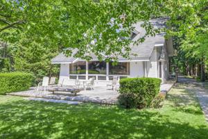 324 N Lakeshore Drive