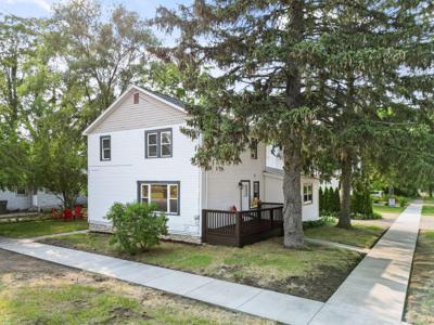 102 N Barker