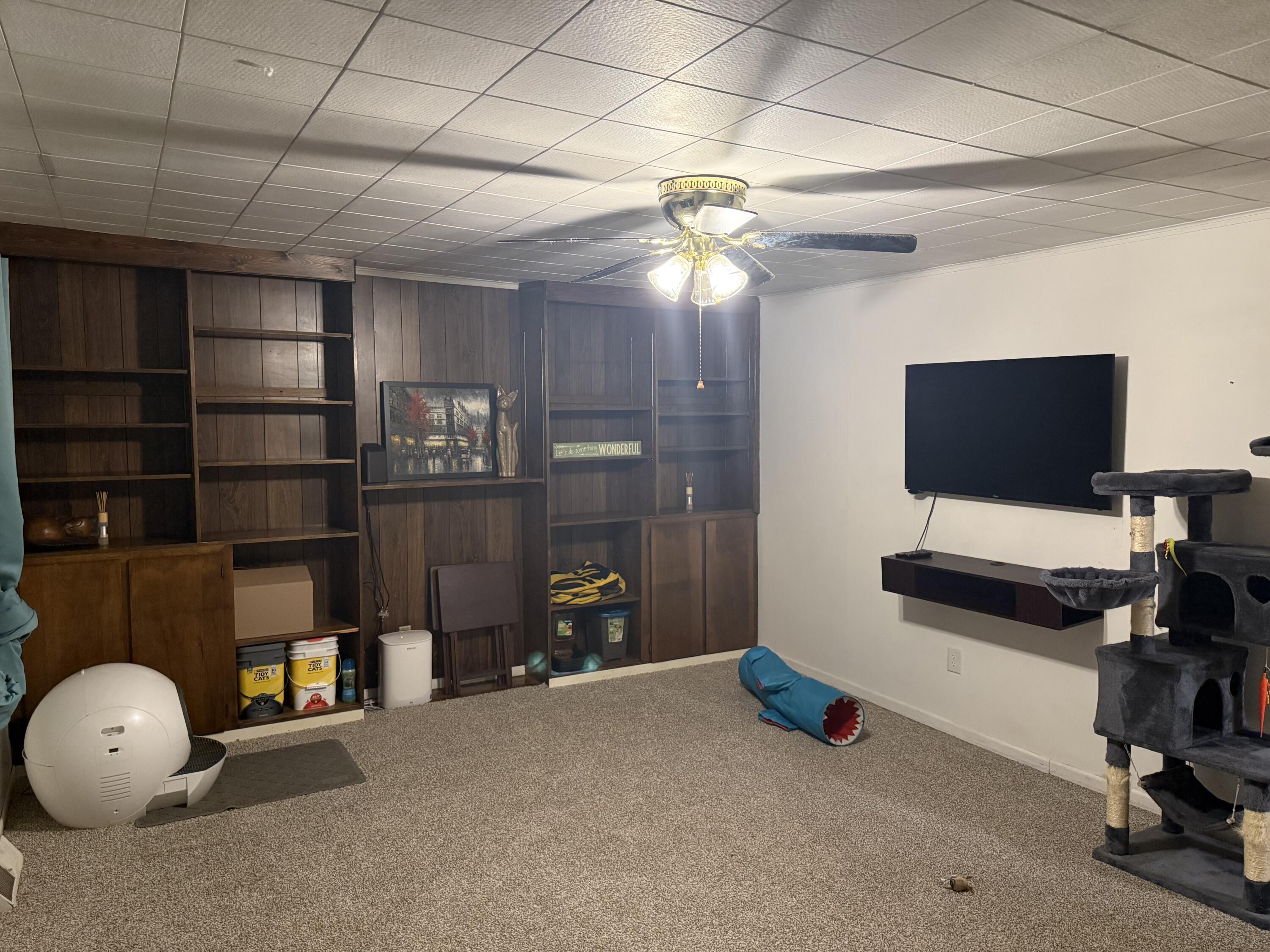 Image 3: Living Room