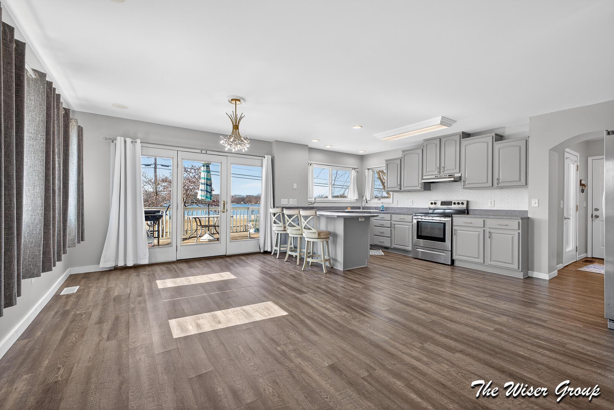 Image 4: 51536 Summit St_9