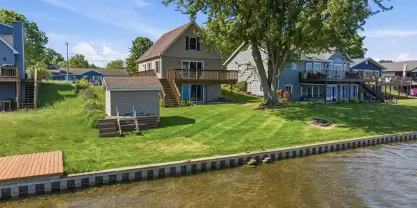 Image 3: 17300 Warrior Drive-23