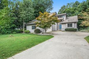 4343 N Lakeshore