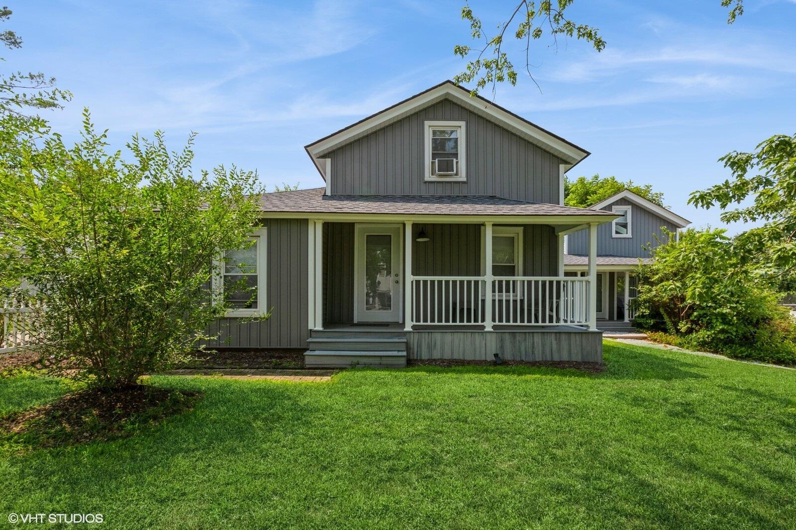 Image 2: 01_116NSmithSt_2002_Large