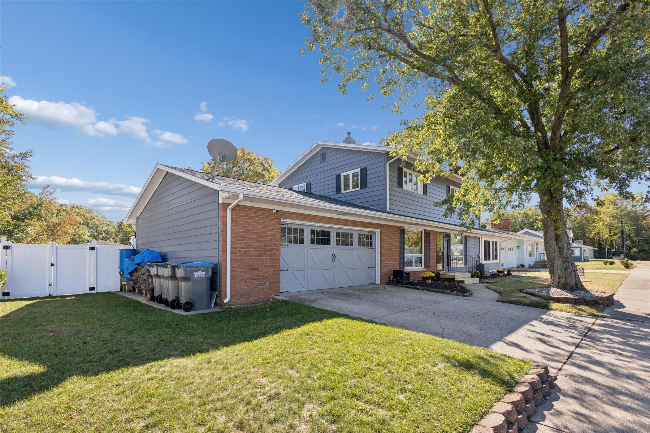 Image 2: 03-1407-Shore-Dr-New-Buffalo-MI-49117