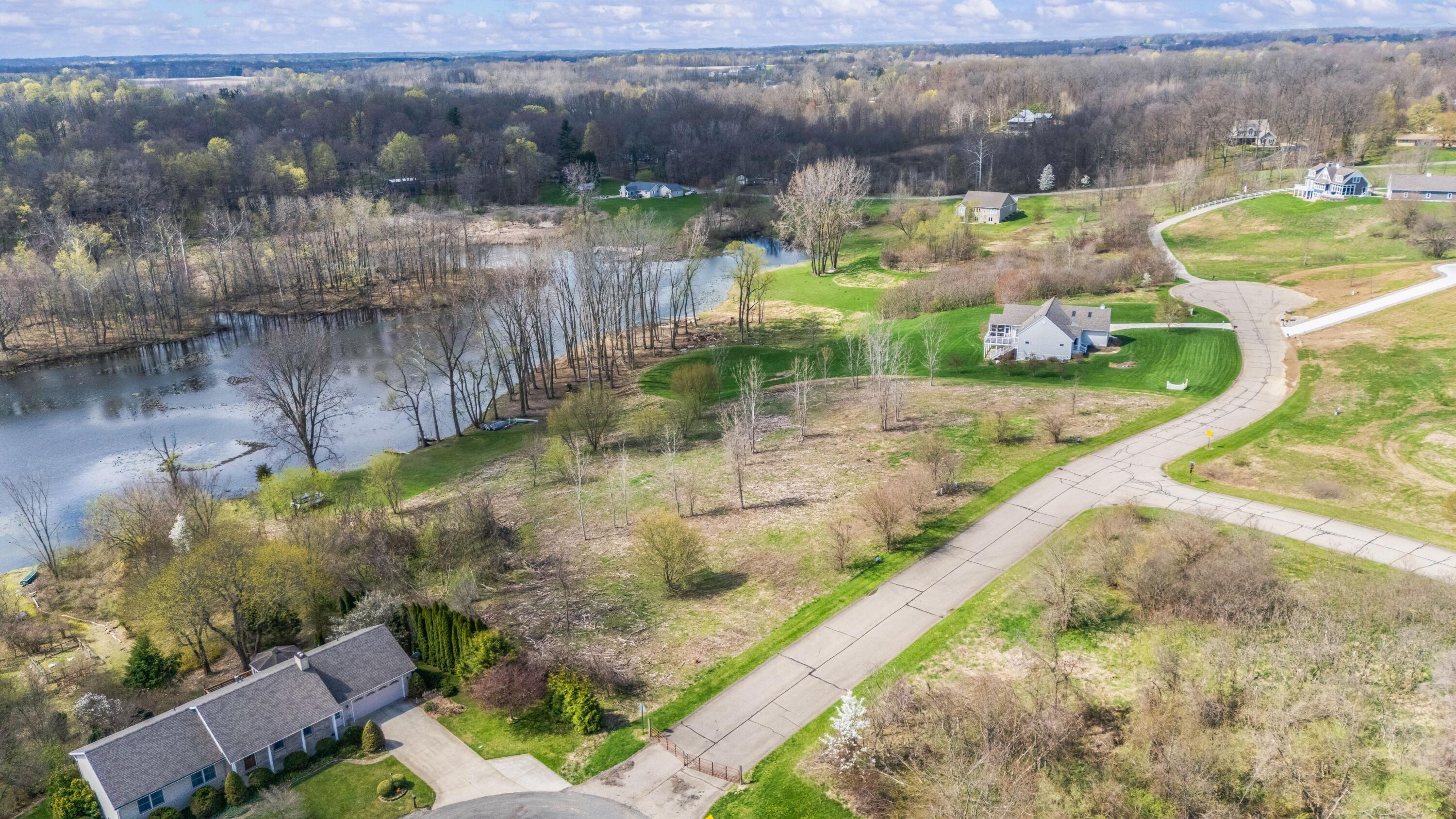 Image 3: 2658 W Lakeland Dr - Right hand side lot