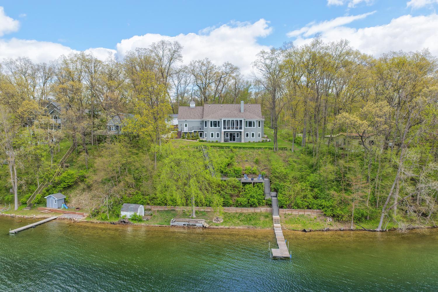 Image 4: 58604 E Clear Lake Rd Three-large-003-03