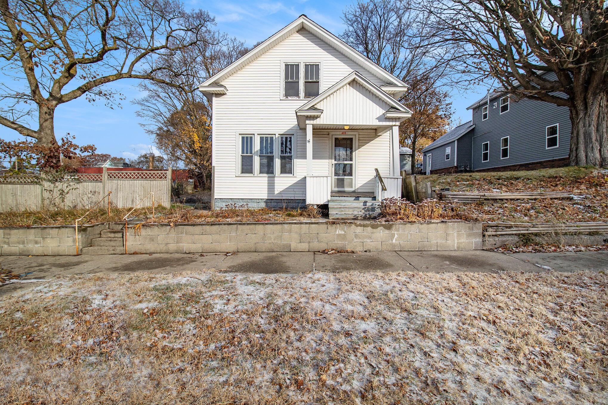 Image 1: 603 E Dowland St