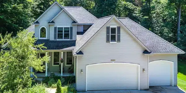 5668 Oak Tree Lane