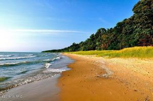 044 Lakeshore Drive