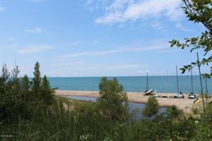 W Lake Front Dr. Drive