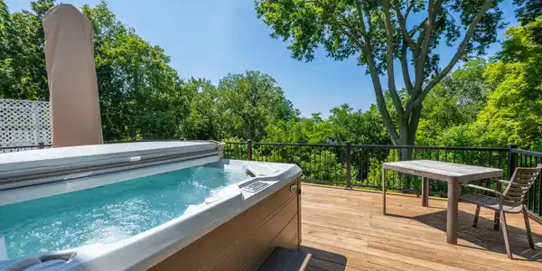 Image 4: Salt Water Hot Tub