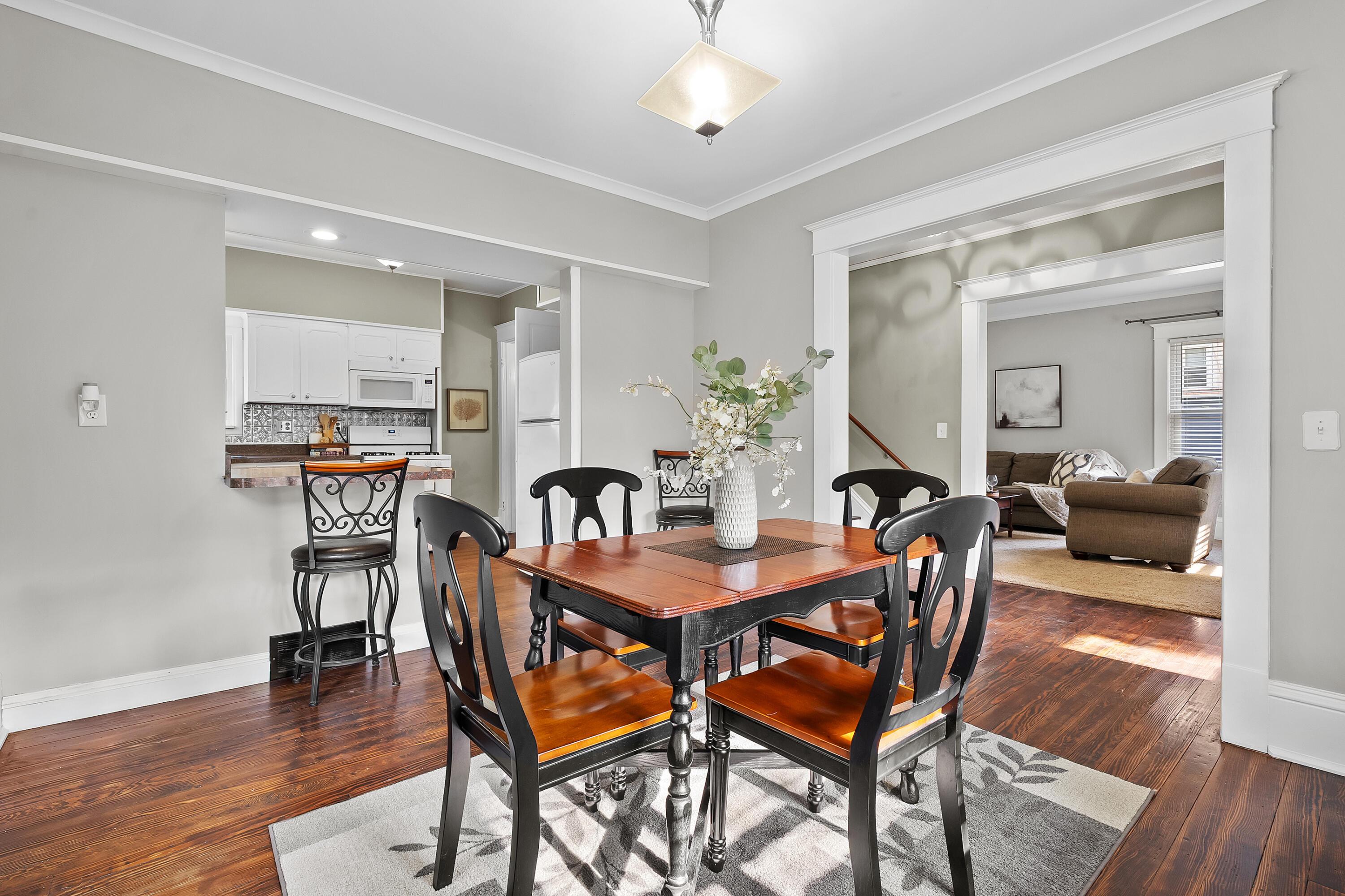 Image 4: Dining Room
