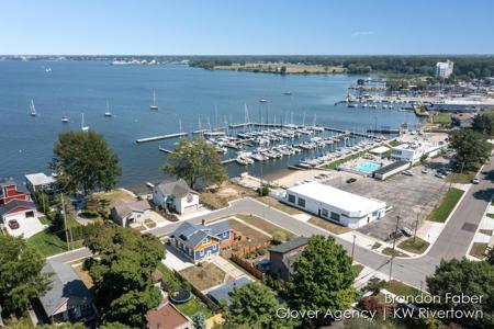 1835 Edgewater Street