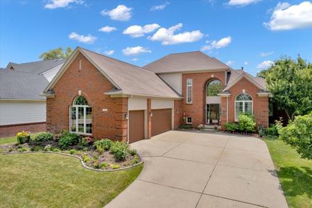 723 Bay Pointe Drive