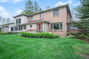 894 South Shore Drive