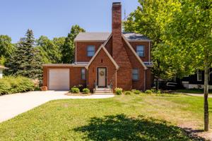 2609 Lakeview