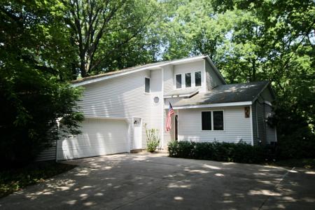 3925 Lakeridge