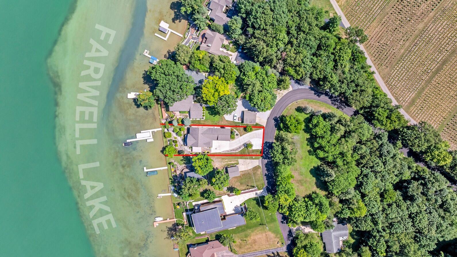 Image 4: FARWELL LAKE