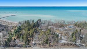 3189 S Lakeshore Drive