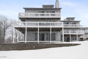 202 Hamilton Court