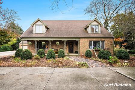 3205 Lake Shore Drive