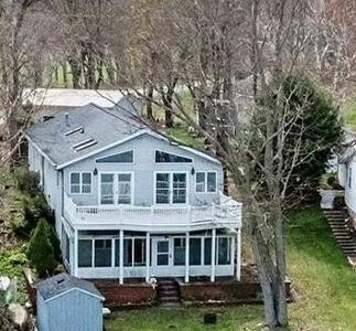19656 Lakeshore Drive