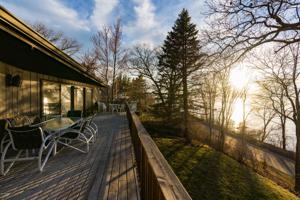 4059 Lake Shore Drive