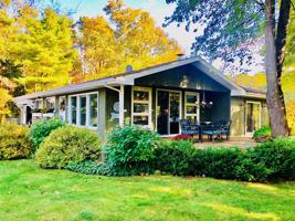 5575 S Lakeshore Drive