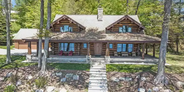 6466 Indian Bay