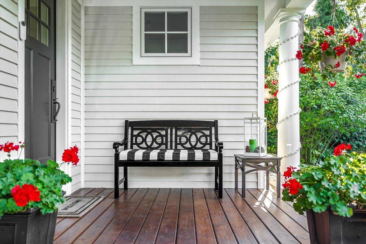 Image 3: 02-EK2A3622