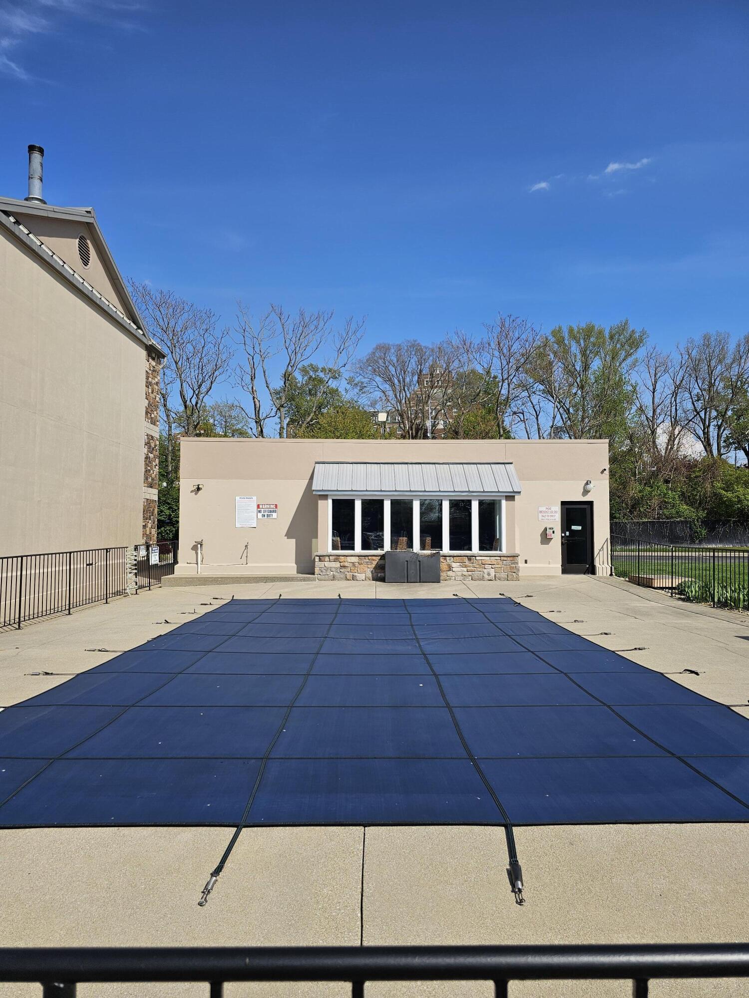 Image 4: Club House and pool