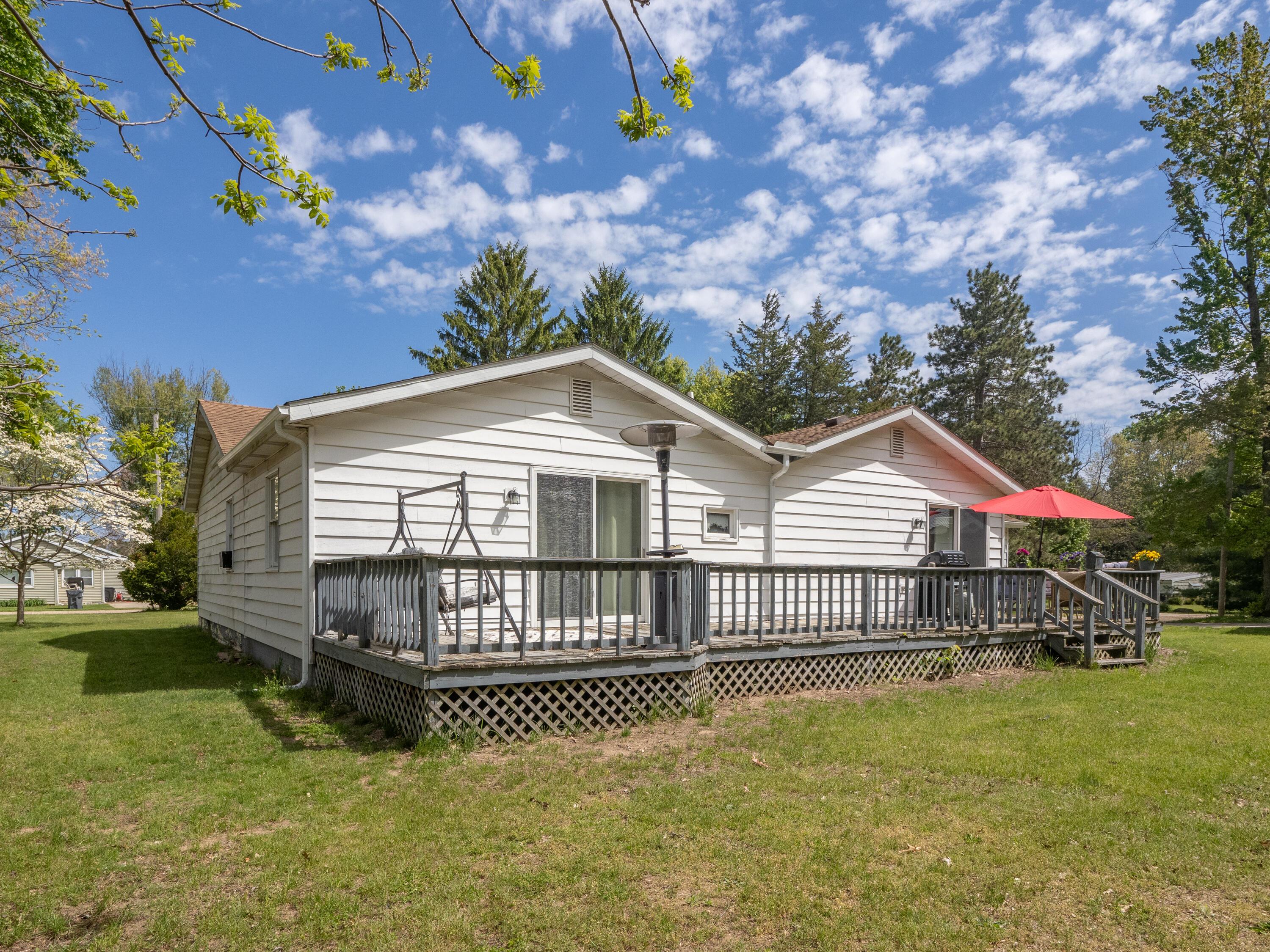 Image 2: 45523 Eleanor Dr-130