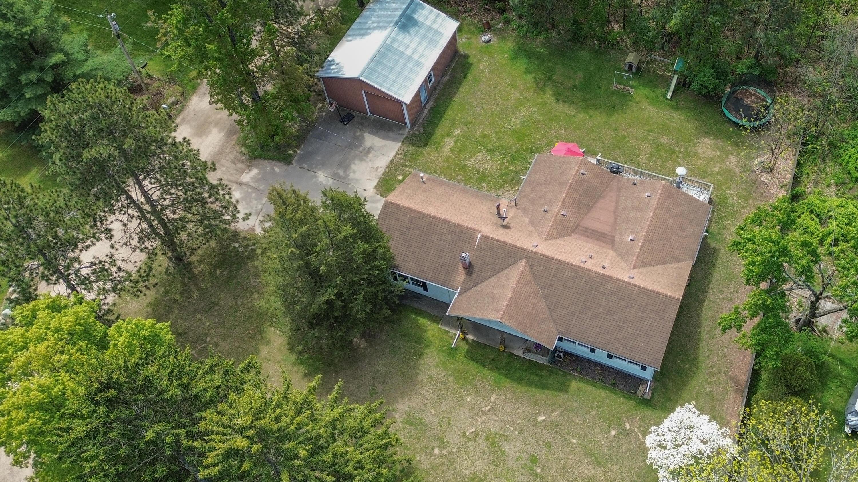 Image 4: 45523 Eleanor Dr-211