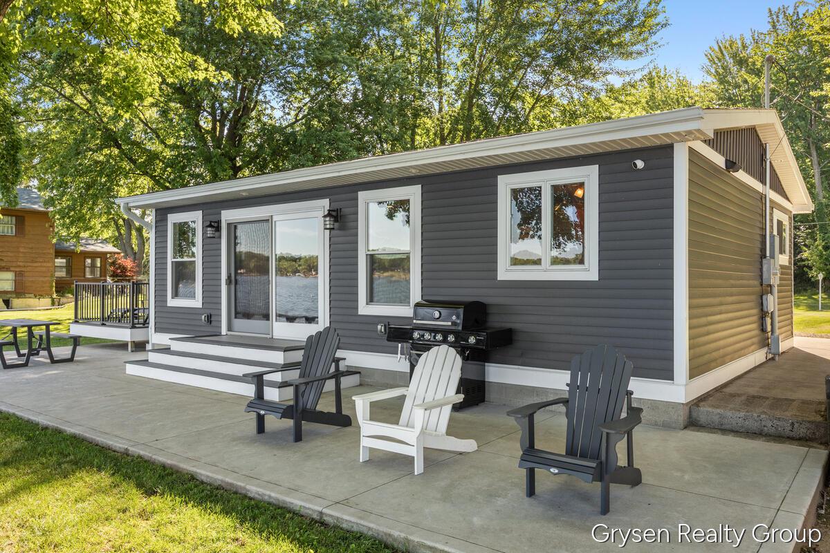 Image 2: 63530-Zabel-Shores_026
