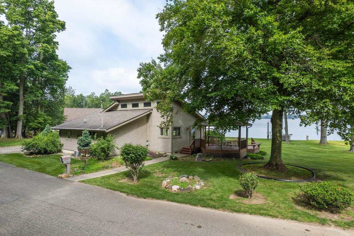 Image 2: 128-Wilmin-Rd-Quincy-MI-49082-2