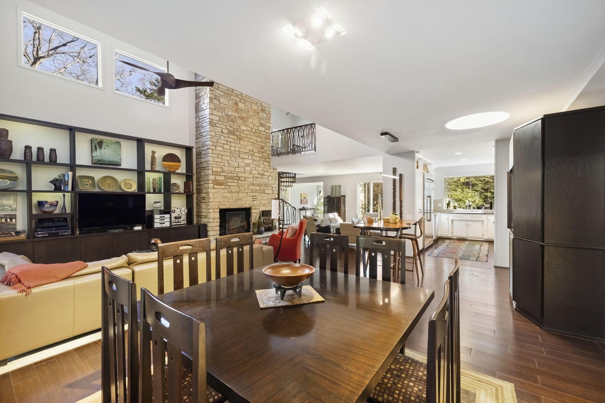 Image 3: dining area