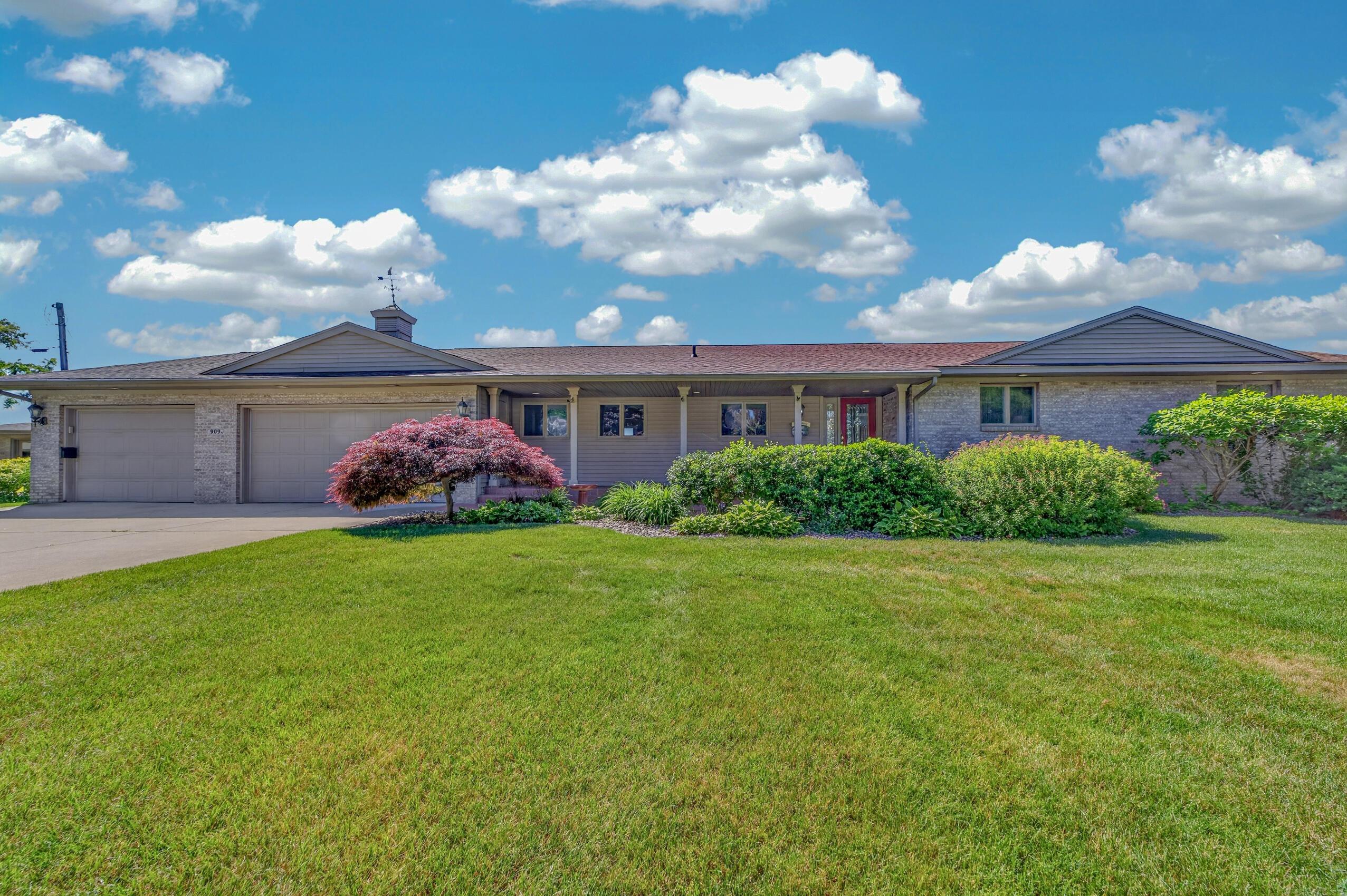 Image 1: 909 Tostenabe Ln Bonus Photos (17 of 47)