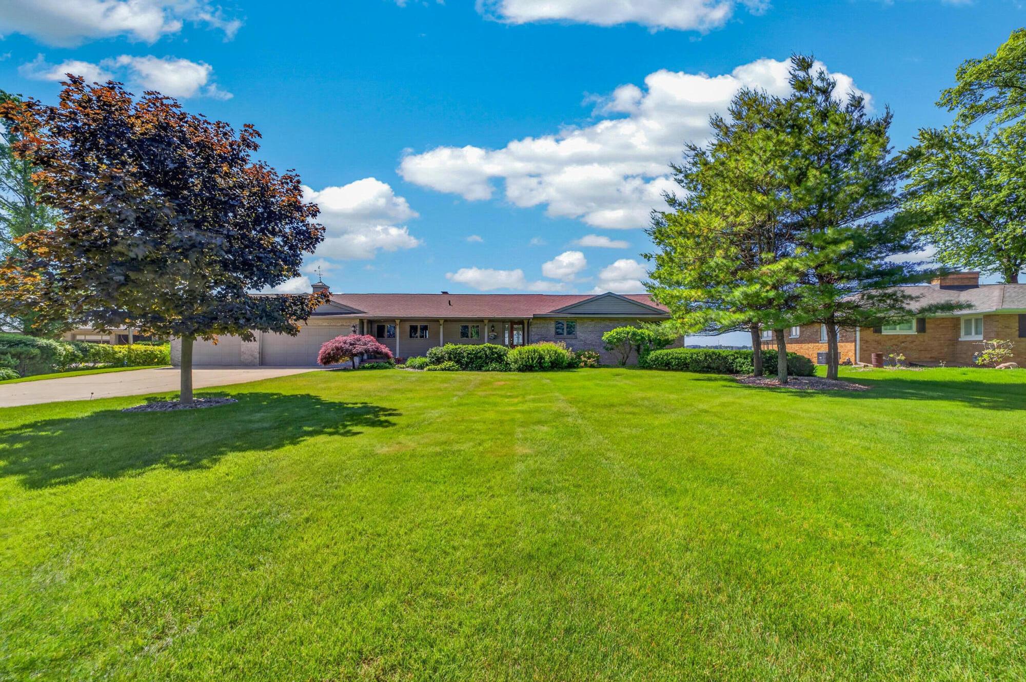 Image 2: 909 Tostenabe Ln Tour (MLS) (9 of 50)
