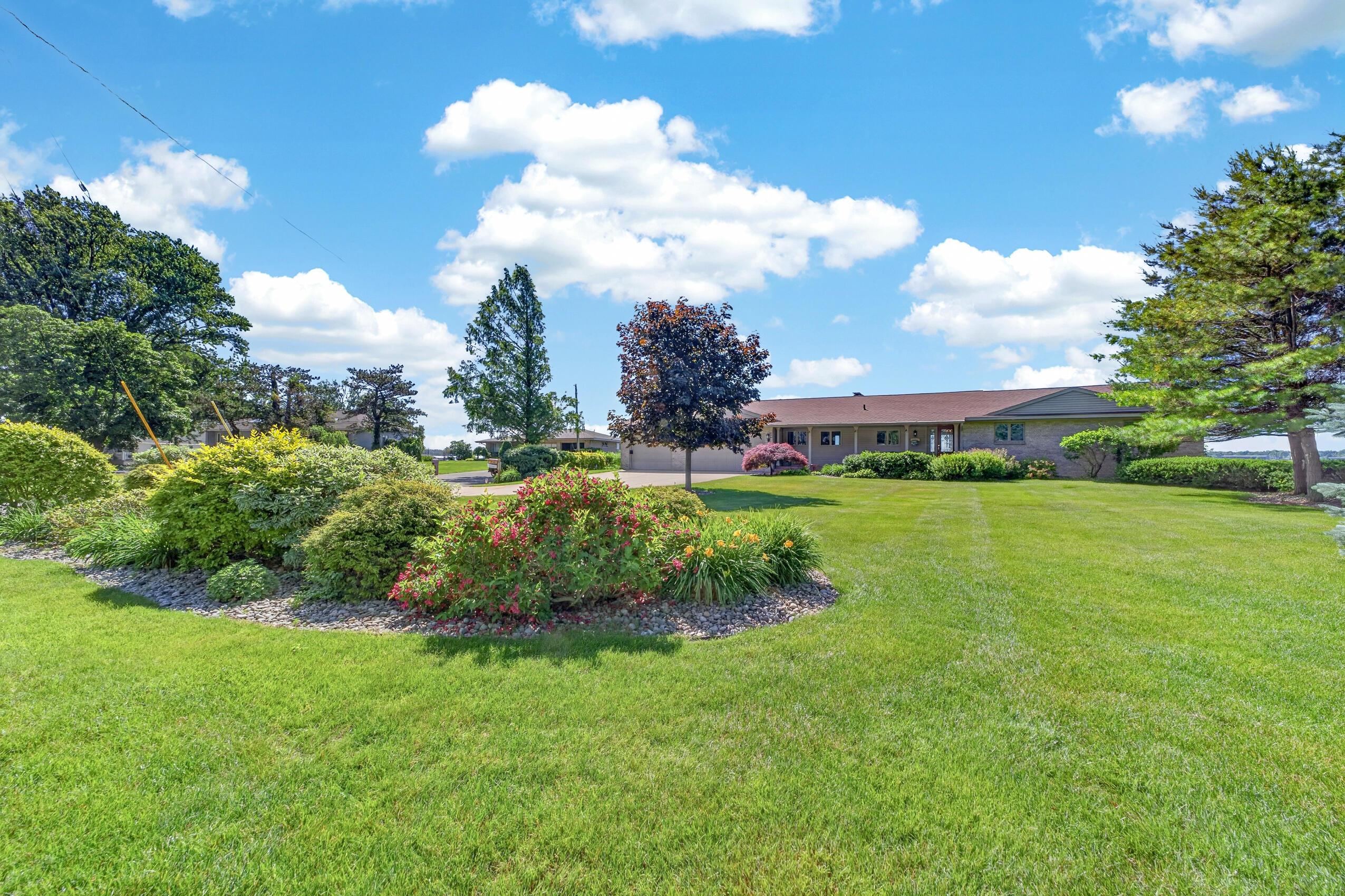 Image 4: 909 Tostenabe Ln Tour (MLS) (7 of 50)