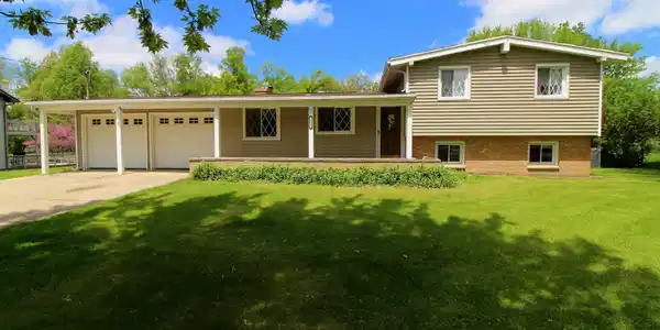 152 Pepperidge Lane